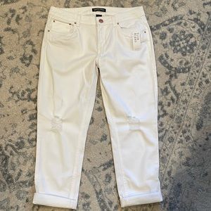 Junior’s Cropped Slim Boyfriend Fit White Pants
